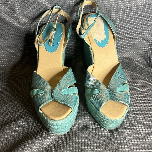 LOVIN COLIN STUART WEDGE SANDAL - Picture 2 of 4